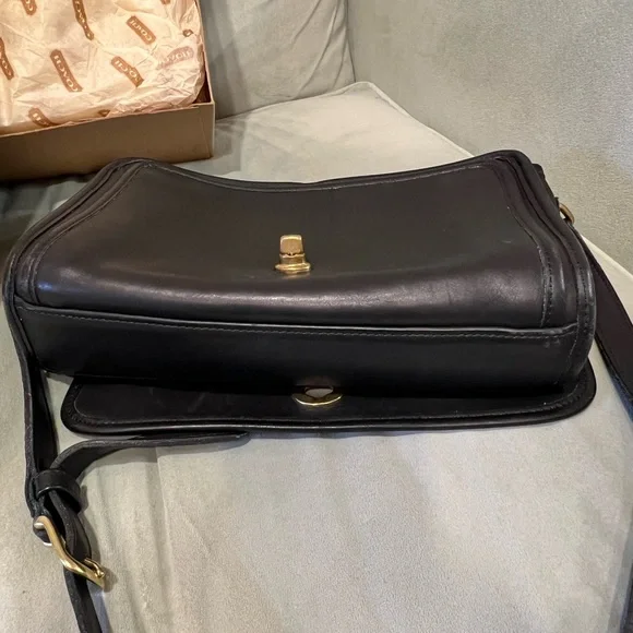 Vintage Coach Ridgefield Purse 9812 - Picture 10 of 14